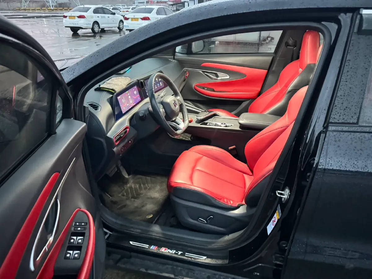 2020 ChangAn UNI-T 1.5T 180HP L4 7DCT,autocango,china used car exporter,china ev exporter,chinese used car exporter,chinese used ev exporter