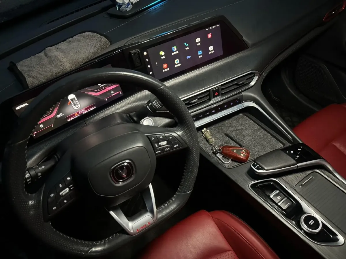 2020 ChangAn UNI-T 1.5T 180HP L4 7DCT,autocango,china used car exporter,china ev exporter,chinese used car exporter,chinese used ev exporter