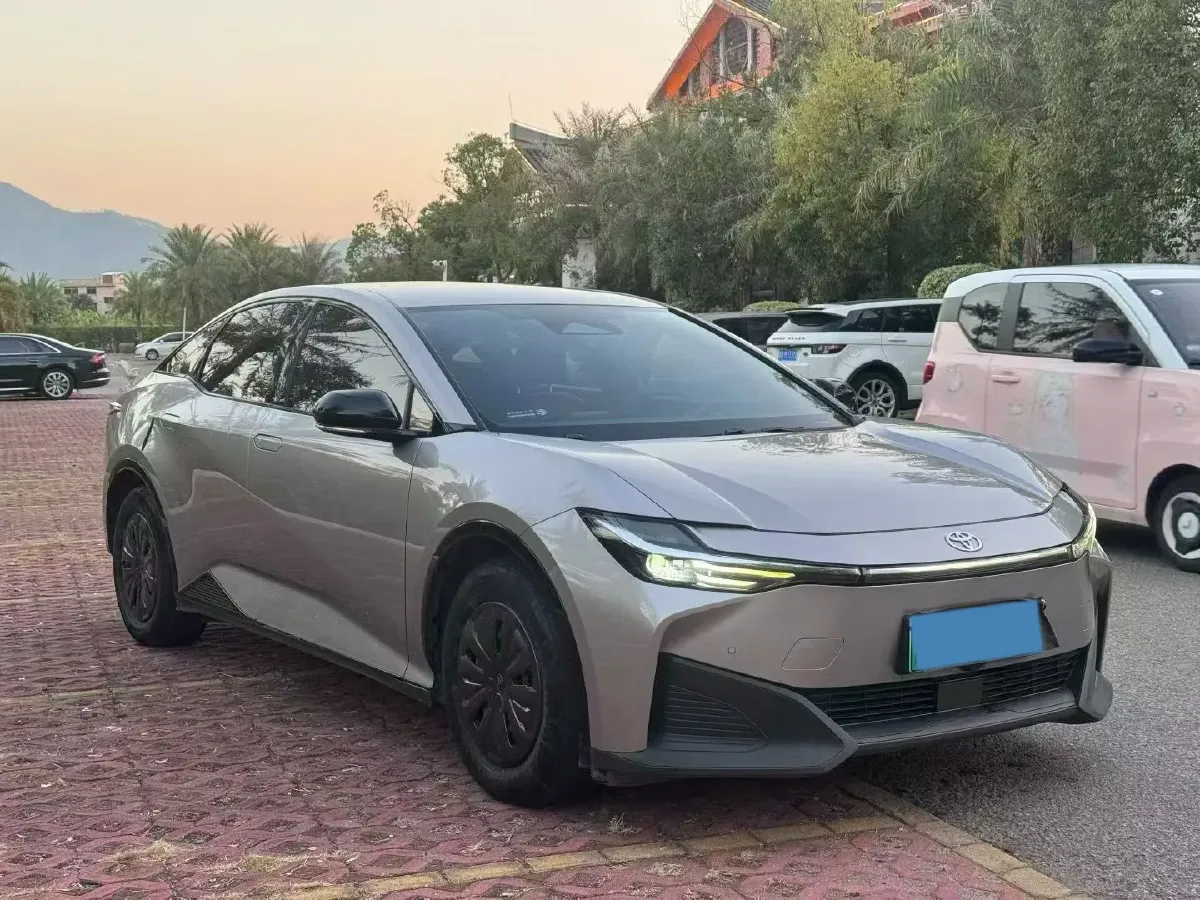 2024 Toyota bZ3 BEV 49.92KWH,autocango,china used car exporter,china ev exporter,chinese used car exporter,chinese used ev exporter
