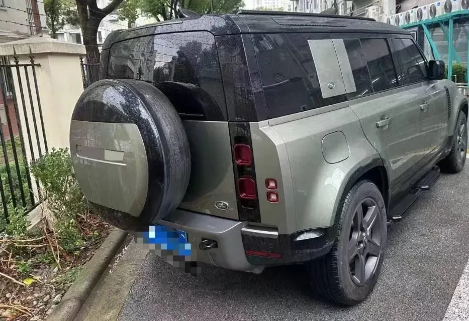 2025 Land Rover Defender 3.0T 400HP L6 8AT,autocango,china used car exporter,china ev exporter,chinese used car exporter,chinese used ev exporter