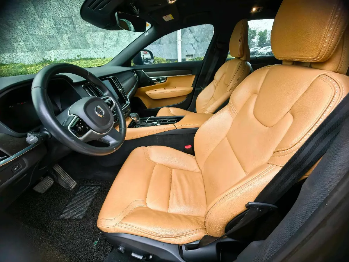 2019 Volvo V90 2.0T 254HP L4 8AT,autocango,china used car exporter,china ev exporter,chinese used car exporter,chinese used ev exporter