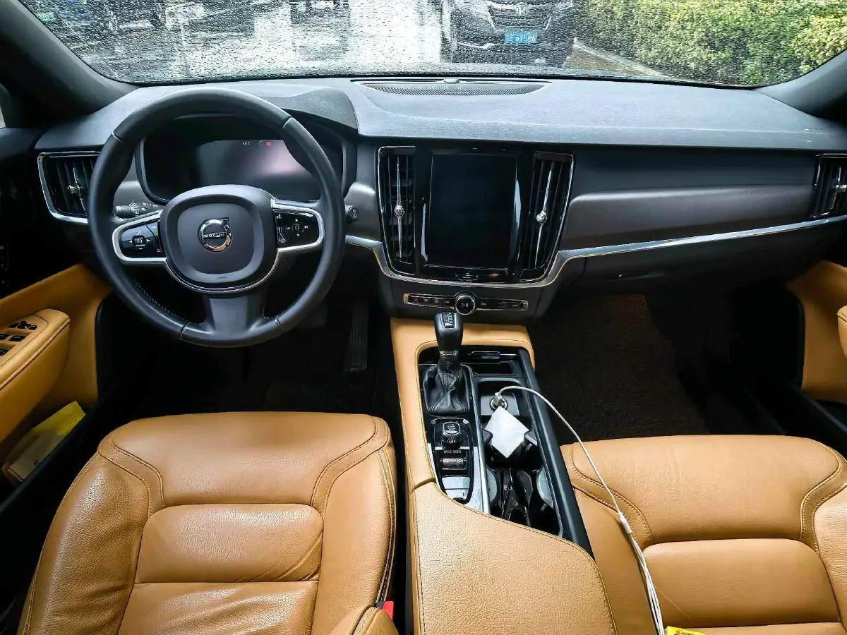 2019 Volvo V90 2.0T 254HP L4 8AT,autocango,china used car exporter,china ev exporter,chinese used car exporter,chinese used ev exporter