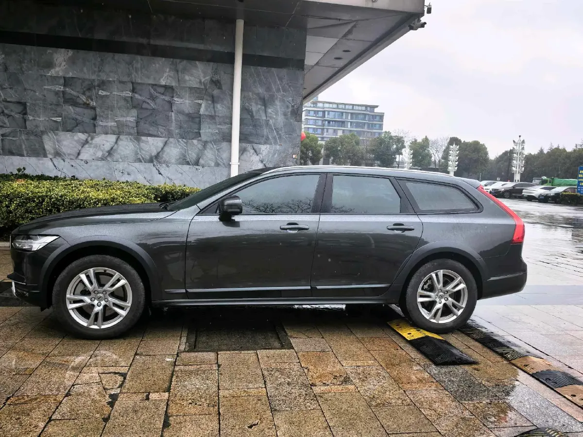 2019 Volvo V90 2.0T 254HP L4 8AT,autocango,china used car exporter,china ev exporter,chinese used car exporter,chinese used ev exporter