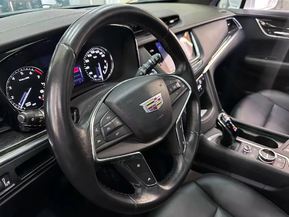 2022 Cadillac XT5 2.0T 237HP L4 9AT,autocango,china used car exporter,china ev exporter,chinese used car exporter,chinese used ev exporter