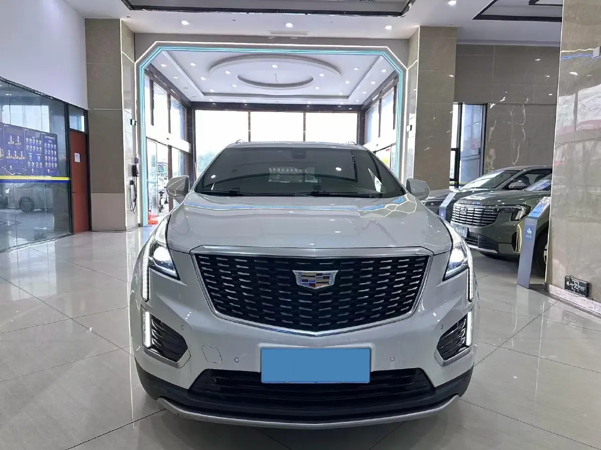 2022 Cadillac XT5 2.0T 237HP L4 9AT,autocango,china used car exporter,china ev exporter,chinese used car exporter,chinese used ev exporter