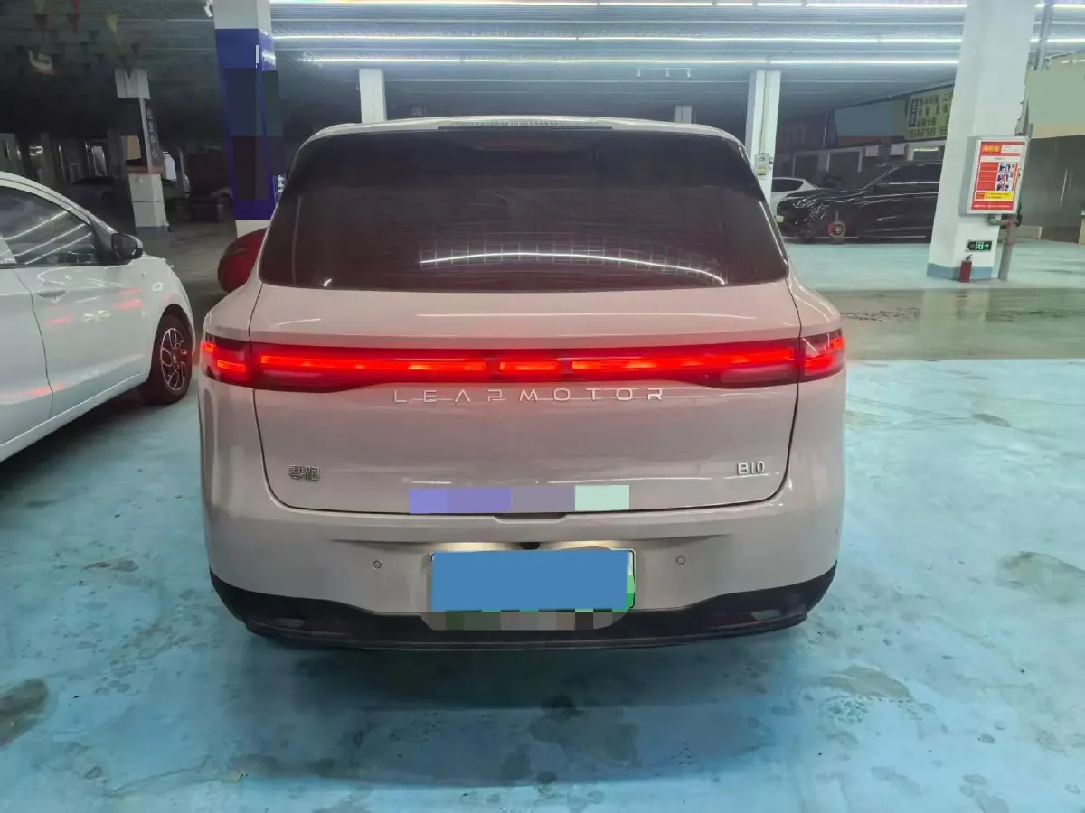 2025 Leapmotor B10 BEV 67.1KWH,autocango,china used car exporter,china ev exporter,chinese used car exporter,chinese used ev exporter