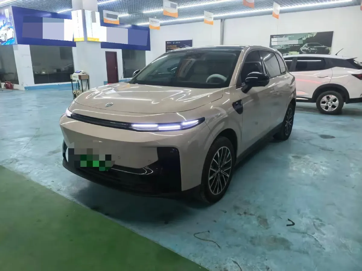 2025 Leapmotor B10 BEV 67.1KWH,autocango,china used car exporter,china ev exporter,chinese used car exporter,chinese used ev exporter