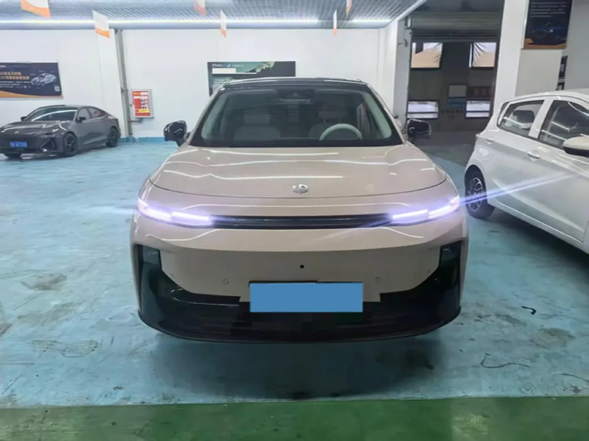 2025 Leapmotor B10 BEV 67.1KWH,autocango,china used car exporter,china ev exporter,chinese used car exporter,chinese used ev exporter