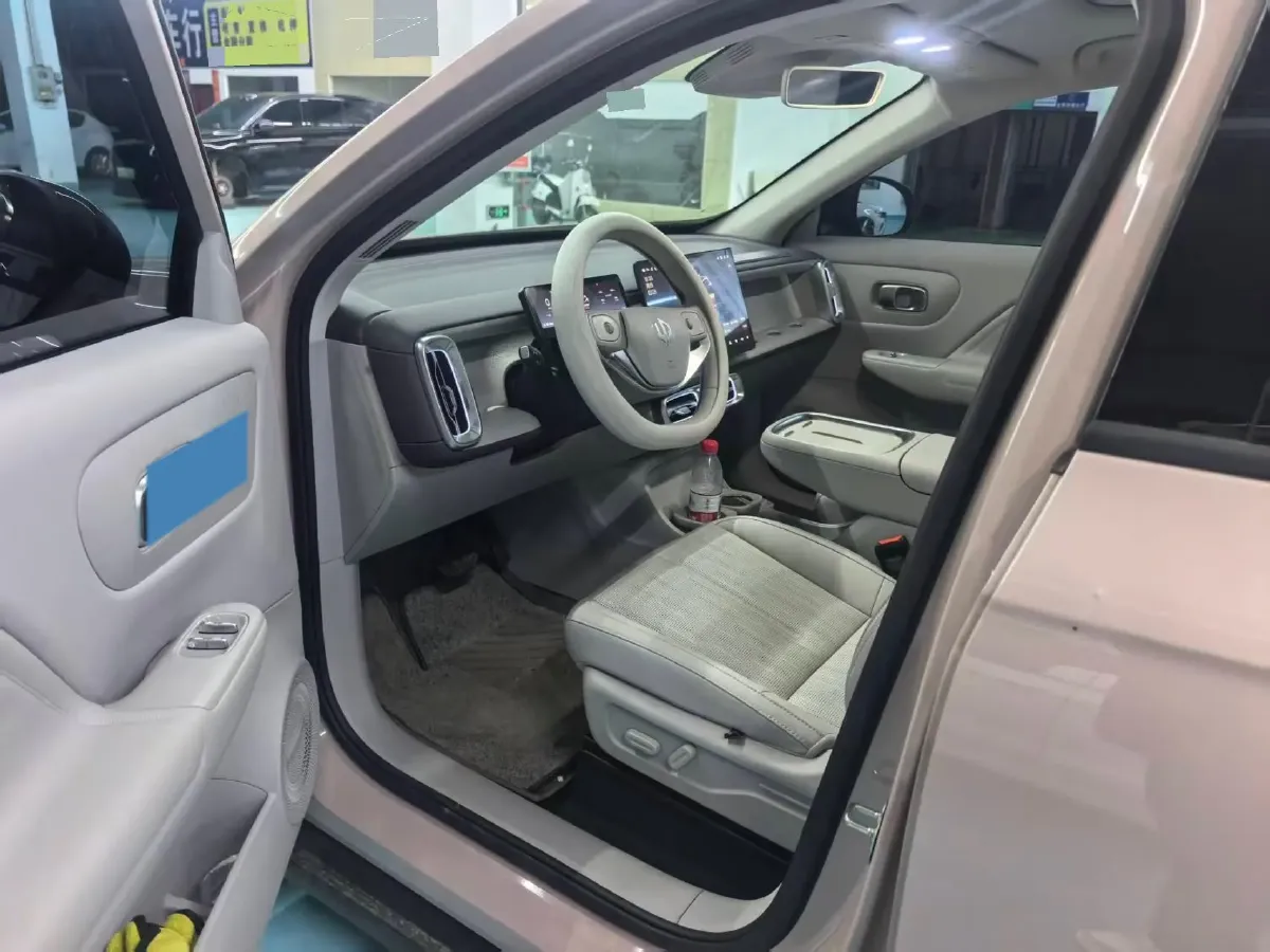 2025 Leapmotor B10 BEV 67.1KWH,autocango,china used car exporter,china ev exporter,chinese used car exporter,chinese used ev exporter