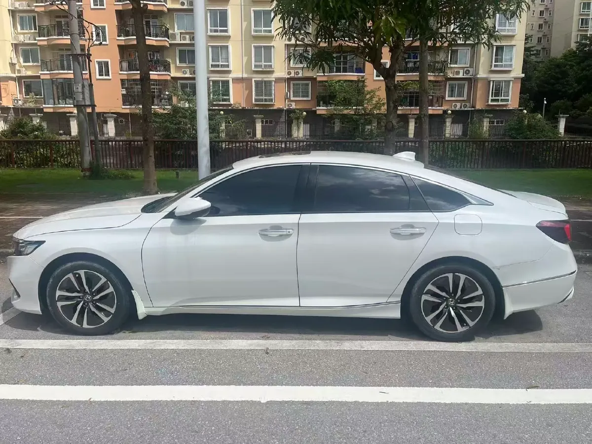 2022 Honda Accord 2.0L 146HP L4 E-CVT Hybrid,autocango,china used car exporter,china ev exporter,chinese used car exporter,chinese used ev exporter