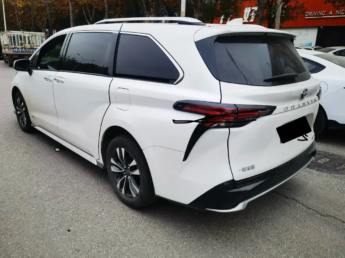 2024 Toyota Granvia 2.5L 189HP L4 E-CVT Hybrid,autocango,china used car exporter,china ev exporter,chinese used car exporter,chinese used ev exporter