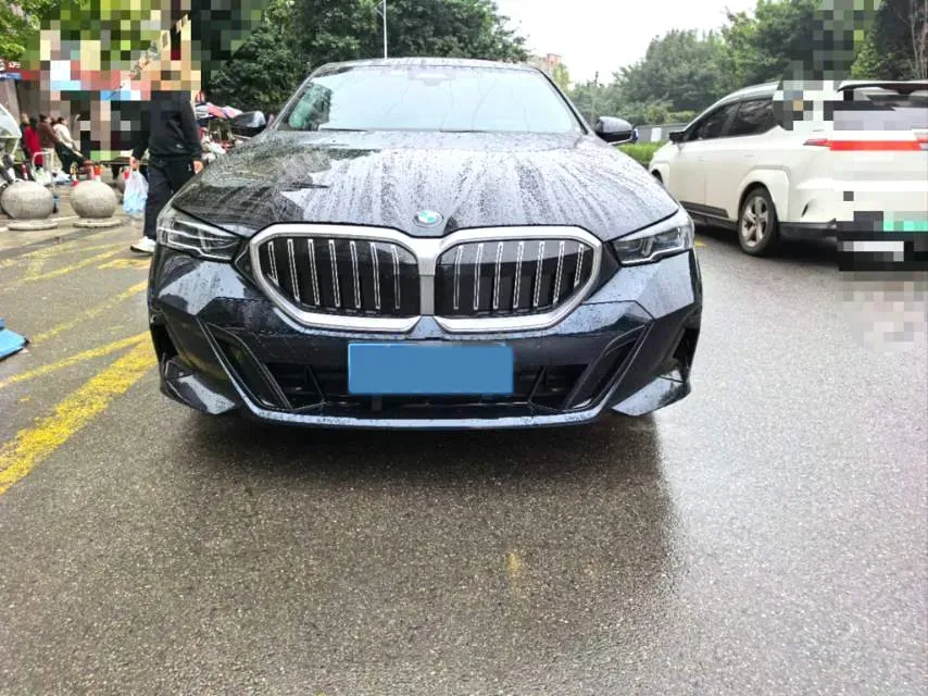 2025 BMW 5 Series 2.0T 258HP L4 8AT,autocango,china used car exporter,china ev exporter,chinese used car exporter,chinese used ev exporter