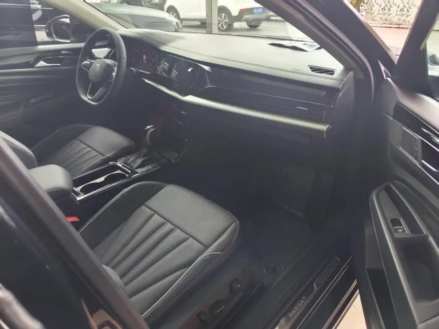 2024 Volkswagen Passat 2.0T 220HP L4 7DCT,autocango,china used car exporter,china ev exporter,chinese used car exporter,chinese used ev exporter