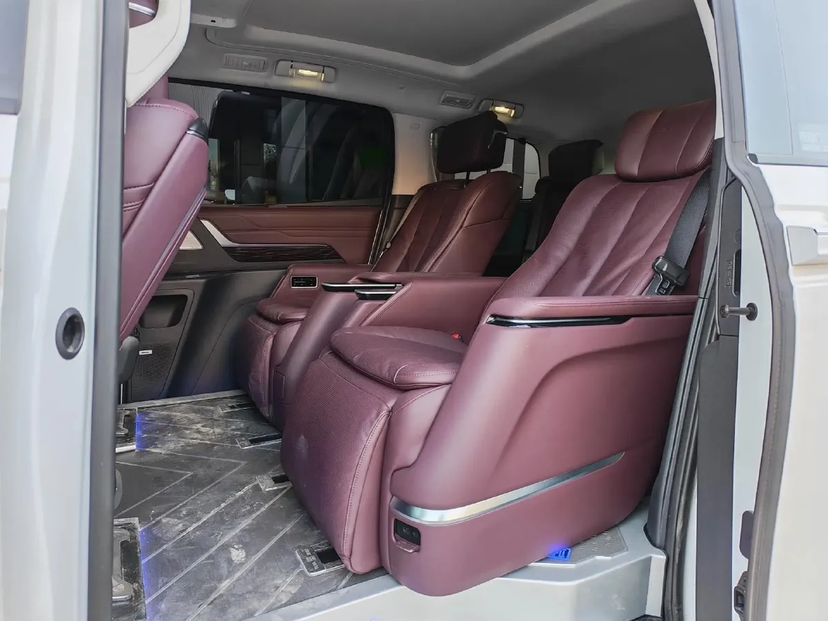 2025 Buick Century 2.0T 237HP L4 9AT,autocango,china used car exporter,china ev exporter,chinese used car exporter,chinese used ev exporter