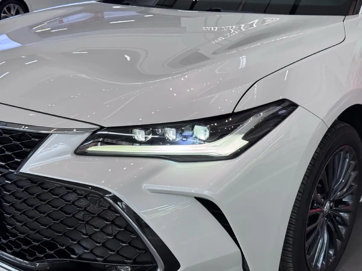 2022 Toyota Avalon 2.5L 209HP L4 8AT,autocango,china used car exporter,china ev exporter,chinese used car exporter,chinese used ev exporter