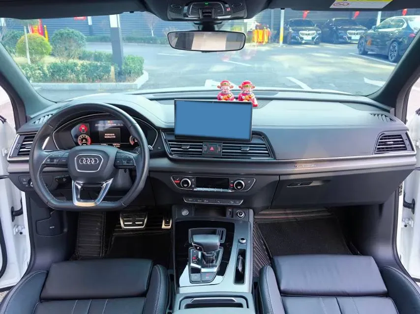 2023 Audi Q5L 2.0T 190HP L4 7DCT,autocango,china used car exporter,china ev exporter,chinese used car exporter,chinese used ev exporter