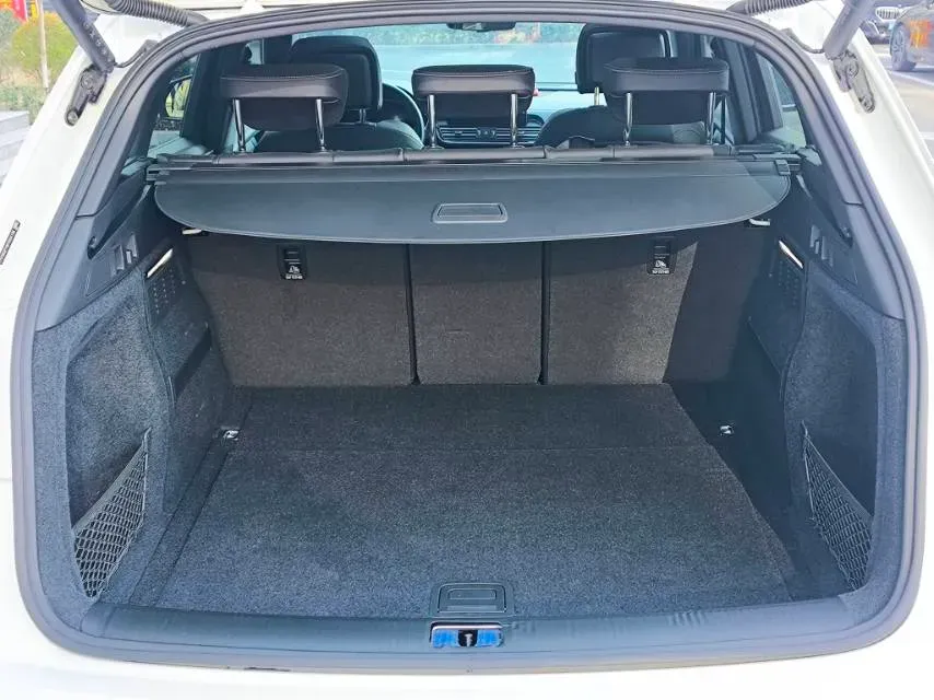 2023 Audi Q5L 2.0T 190HP L4 7DCT,autocango,china used car exporter,china ev exporter,chinese used car exporter,chinese used ev exporter