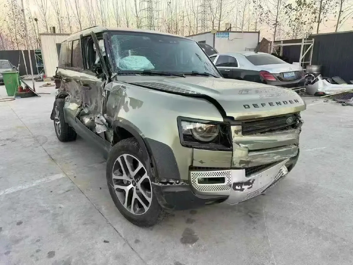 2022 Land Rover Defender 3.0T 400HP L6 8AT,autocango,china used car exporter,china ev exporter,chinese used car exporter,chinese used ev exporter