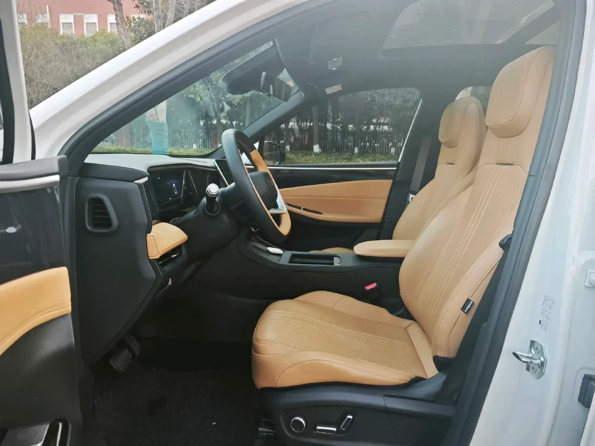 2023 Geely Galaxy L7 1.5T 163HP L4 3DHT PHEV 18.7KWH,autocango,china used car exporter,china ev exporter,chinese used car exporter,chinese used ev exporter