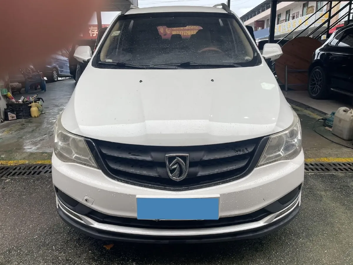 2016 BaoJun 730 1.5L 112HP L4 5MT,autocango,china used car exporter,china ev exporter,chinese used car exporter,chinese used ev exporter