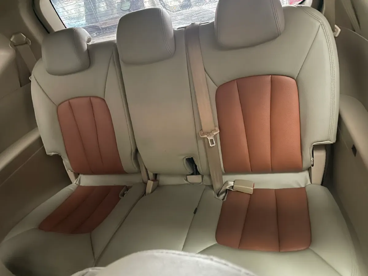 2016 BaoJun 730 1.5L 112HP L4 5MT,autocango,china used car exporter,china ev exporter,chinese used car exporter,chinese used ev exporter