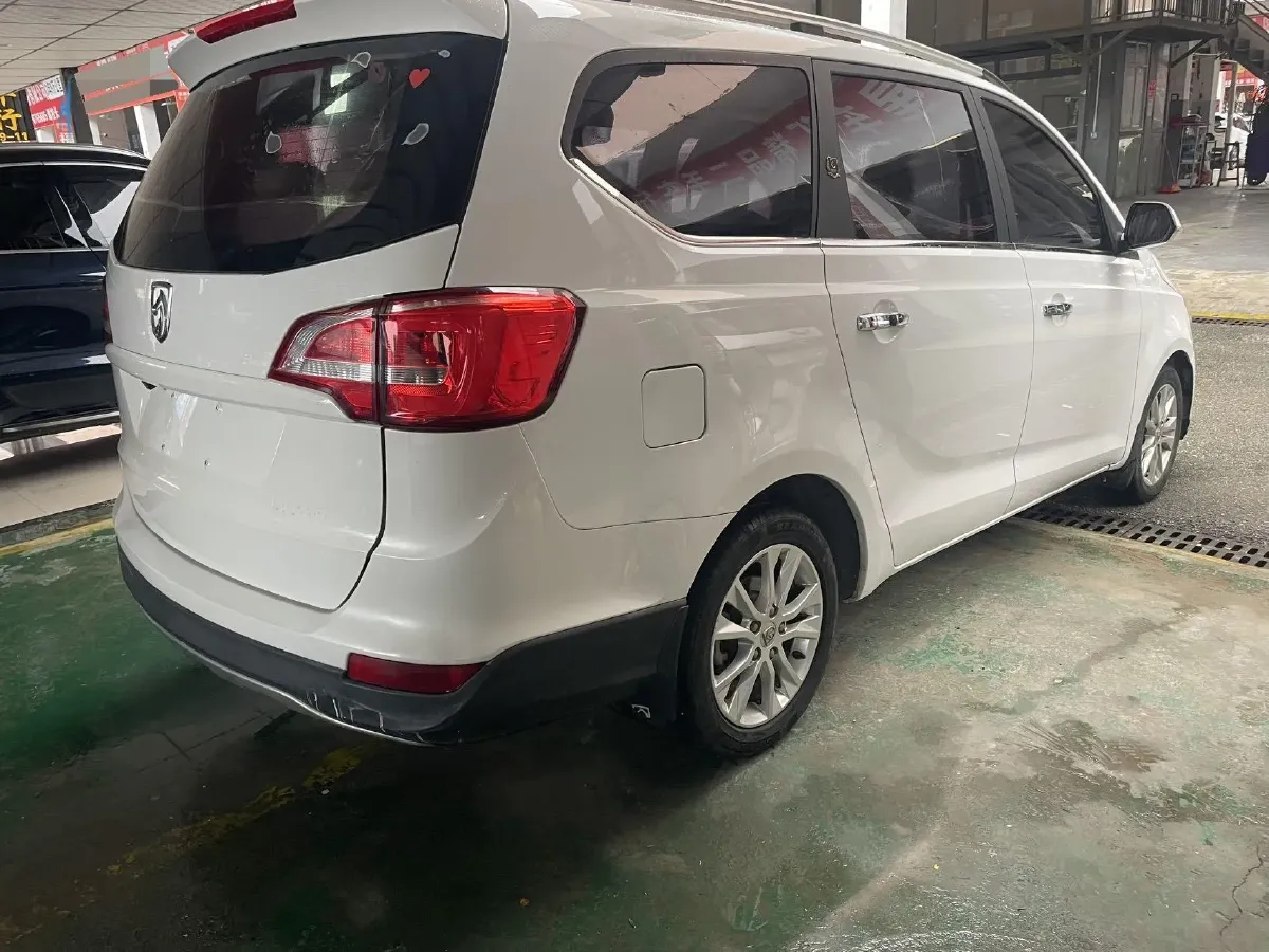 2016 BaoJun 730 1.5L 112HP L4 5MT,autocango,china used car exporter,china ev exporter,chinese used car exporter,chinese used ev exporter