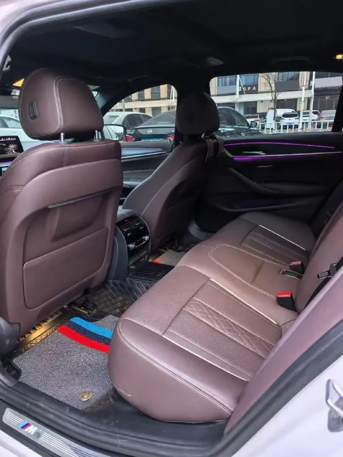 2023 BMW 5 Series 2.0T 245HP L4 8AT,autocango,china used car exporter,china ev exporter,chinese used car exporter,chinese used ev exporter