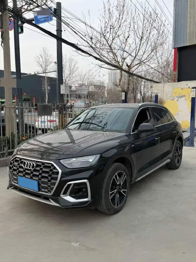 2024 Audi Q5L 2.0T 190HP L4 7DCT,autocango,china used car exporter,china ev exporter,chinese used car exporter,chinese used ev exporter