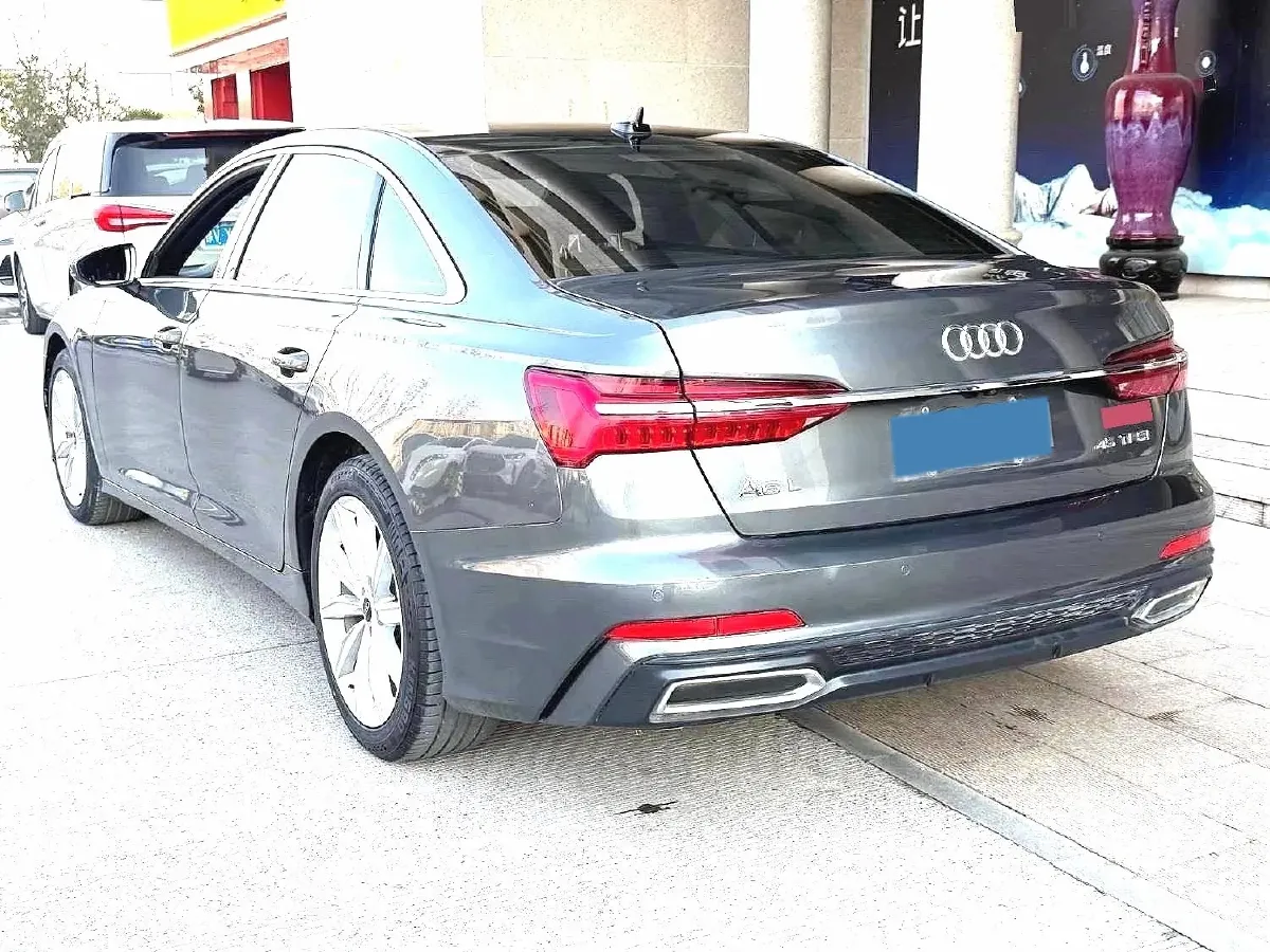 2022 Audi A6L 2.0T 224HP L4 7DCT,autocango,china used car exporter,china ev exporter,chinese used car exporter,chinese used ev exporter