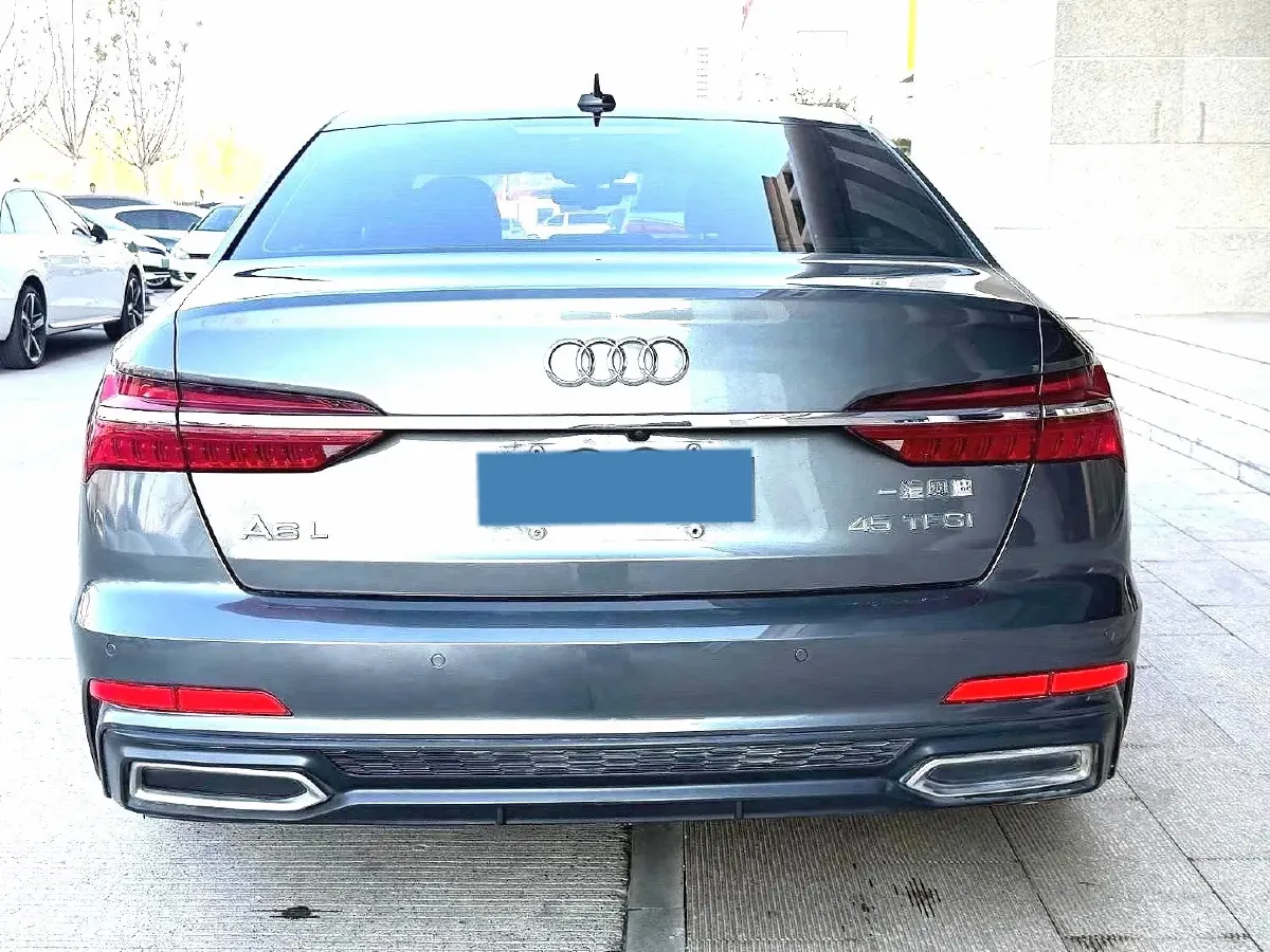2022 Audi A6L 2.0T 224HP L4 7DCT,autocango,china used car exporter,china ev exporter,chinese used car exporter,chinese used ev exporter