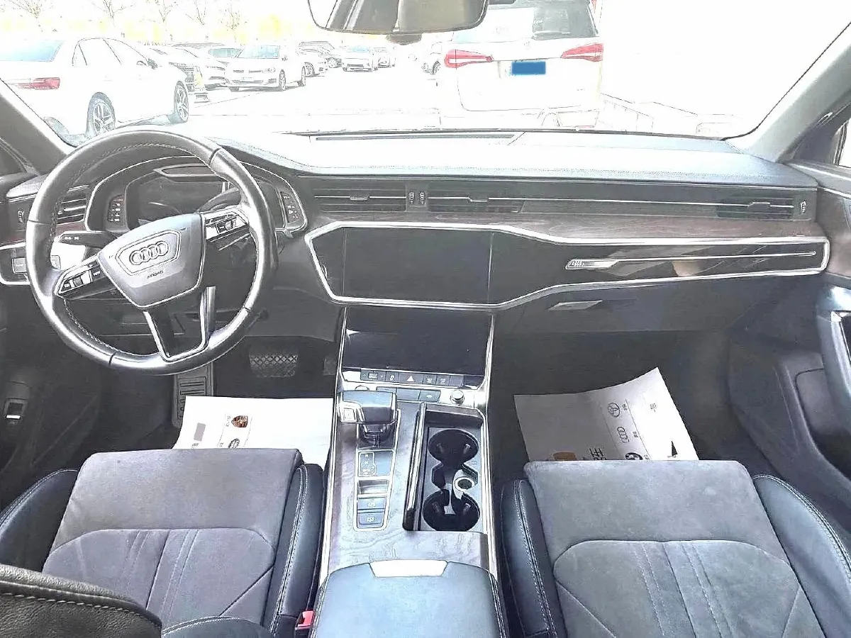 2022 Audi A6L 2.0T 224HP L4 7DCT,autocango,china used car exporter,china ev exporter,chinese used car exporter,chinese used ev exporter