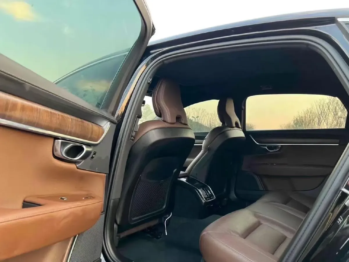 2024 Volvo S90 2.0T 250HP L4 8AT,autocango,china used car exporter,china ev exporter,chinese used car exporter,chinese used ev exporter