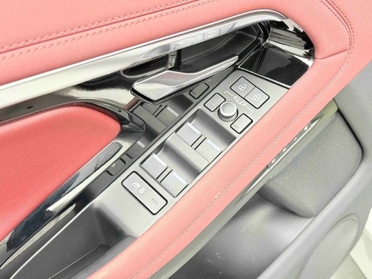 2022 Land Rover Range Rover Evoque 2.0T 249HP L4 9AT,autocango,china used car exporter,china ev exporter,chinese used car exporter,chinese used ev exporter