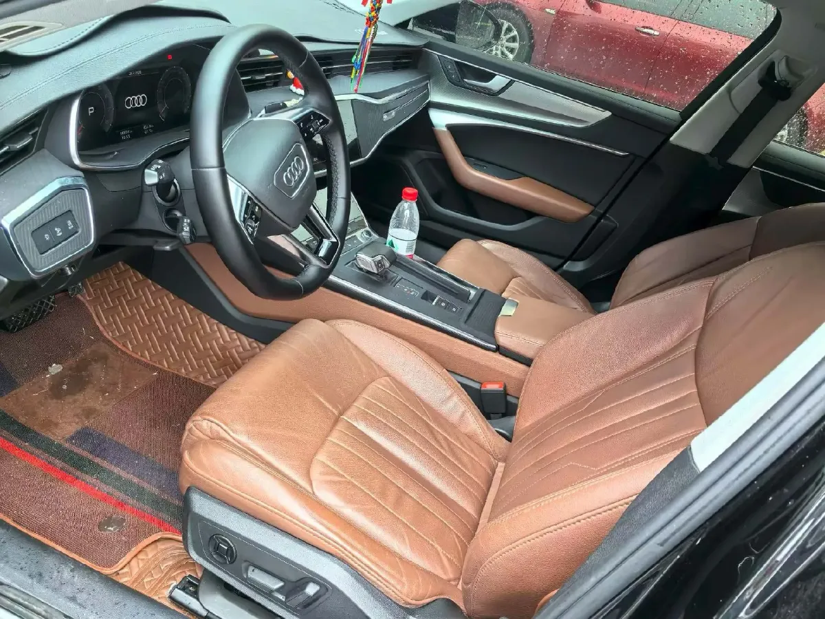 2022 Audi A6L 2.0T 190HP L4 7DCT,autocango,china used car exporter,china ev exporter,chinese used car exporter,chinese used ev exporter