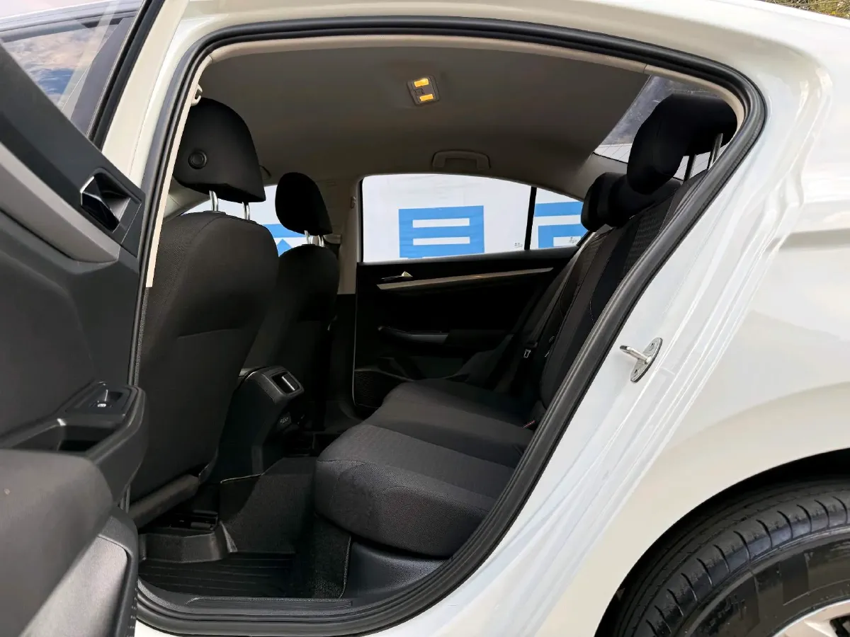 2021 Volkswagen Bora 1.5L 113HP L4 5MT,autocango,china used car exporter,china ev exporter,chinese used car exporter,chinese used ev exporter