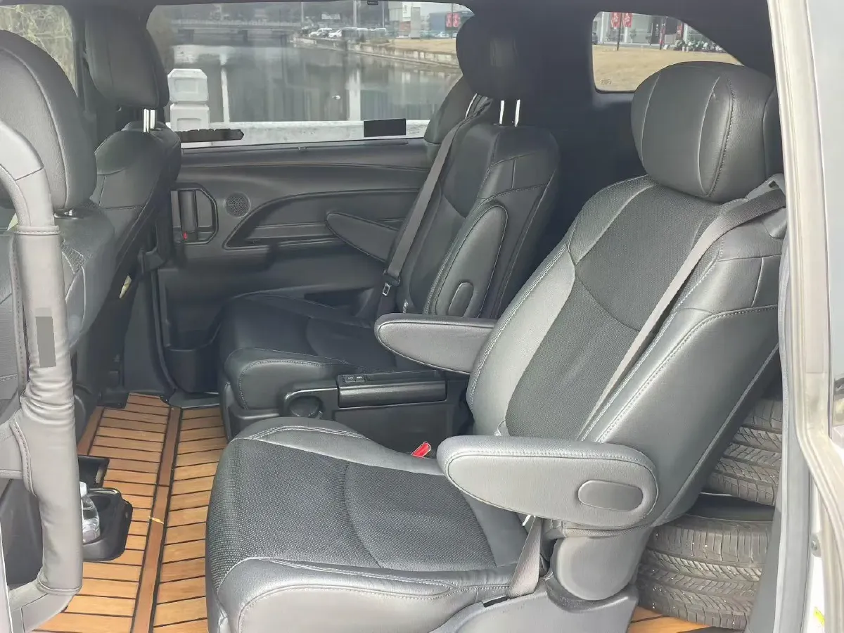 2021 Toyota Sienna 2.5L 192HP L4 E-CVT Hybrid,autocango,china used car exporter,china ev exporter,chinese used car exporter,chinese used ev exporter