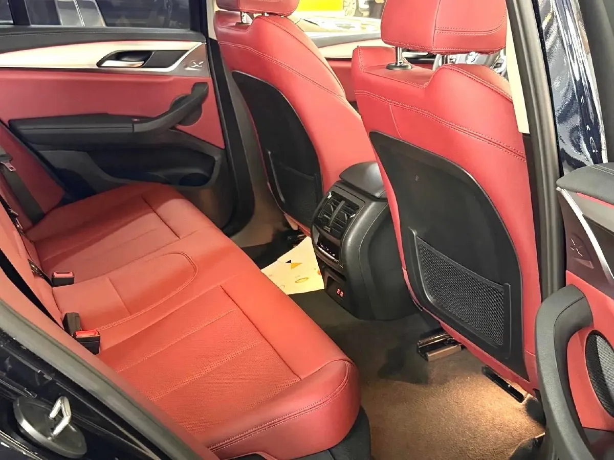 2022 BMW X4 2.0T 245HP L4 8AT,autocango,china used car exporter,china ev exporter,chinese used car exporter,chinese used ev exporter