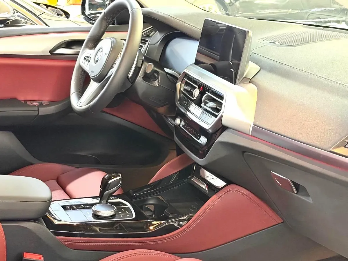 2022 BMW X4 2.0T 245HP L4 8AT,autocango,china used car exporter,china ev exporter,chinese used car exporter,chinese used ev exporter