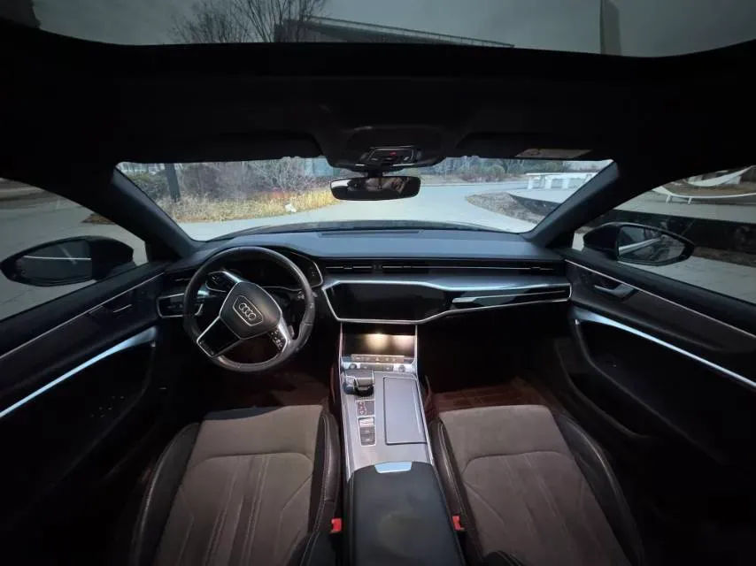 2021 Audi A6L 2.0T 224HP L4 7DCT,autocango,china used car exporter,china ev exporter,chinese used car exporter,chinese used ev exporter