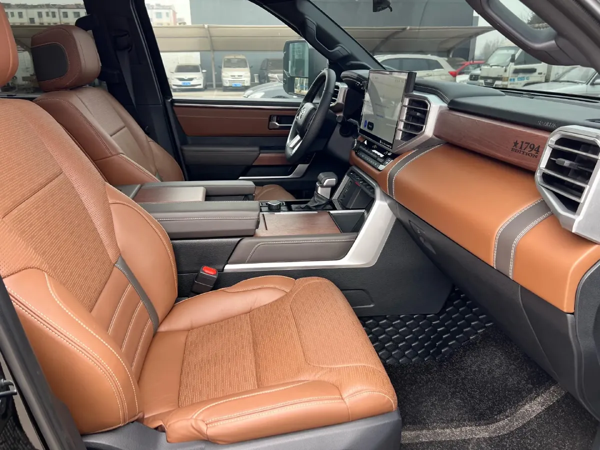 2022 Tank 300 2.0T 227HP L4 8AT,autocango,china used car exporter,china ev exporter,chinese used car exporter,chinese used ev exporter