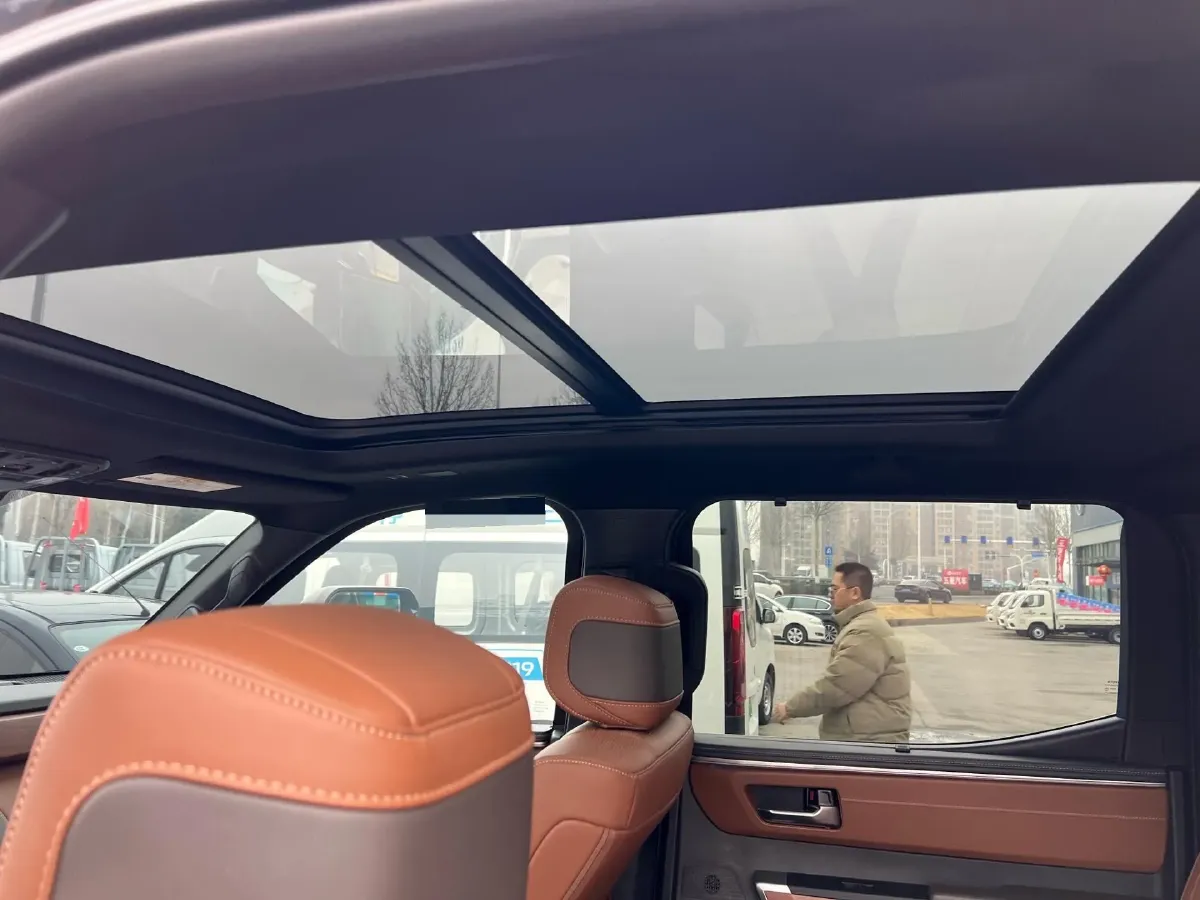 2022 Tank 300 2.0T 227HP L4 8AT,autocango,china used car exporter,china ev exporter,chinese used car exporter,chinese used ev exporter