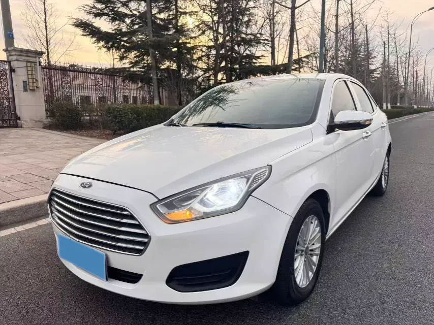 2017 Ford Escort 1.5L 113HP L4 6AT,autocango,china used car exporter,china ev exporter,chinese used car exporter,chinese used ev exporter