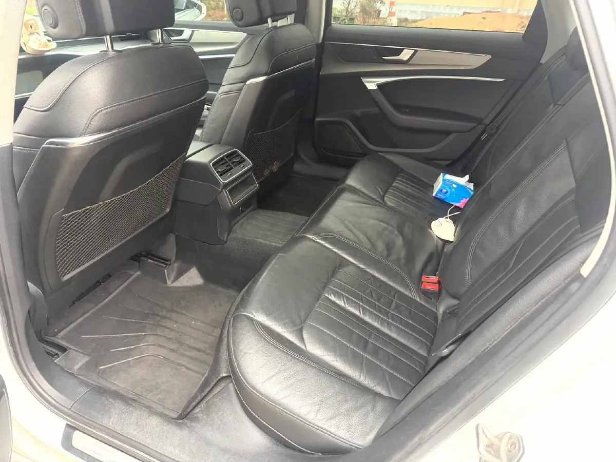 2020 Audi A6L 2.0T 190HP L4 7DCT,autocango,china used car exporter,china ev exporter,chinese used car exporter,chinese used ev exporter