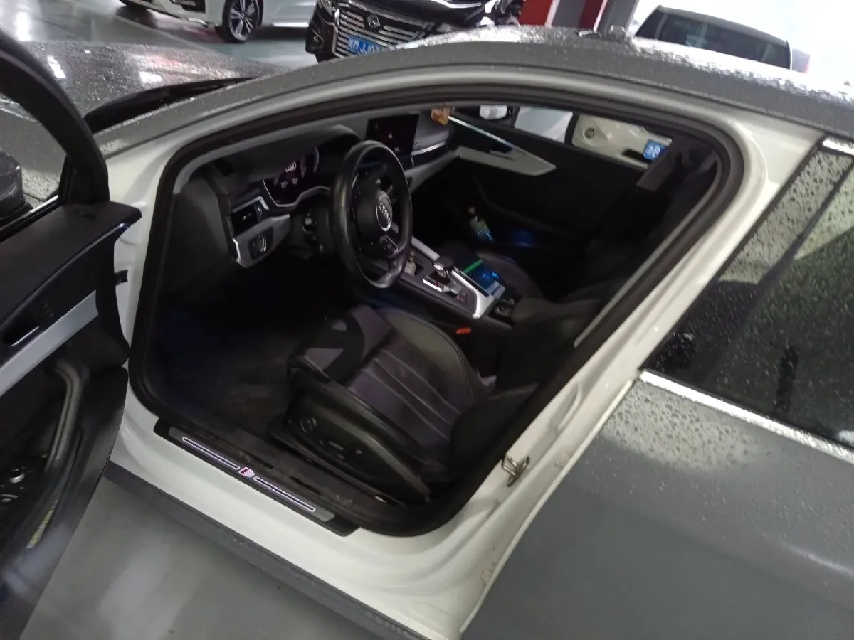 2020 Audi A4L 2.0T 190HP L4 7DCT,autocango,china used car exporter,china ev exporter,chinese used car exporter,chinese used ev exporter