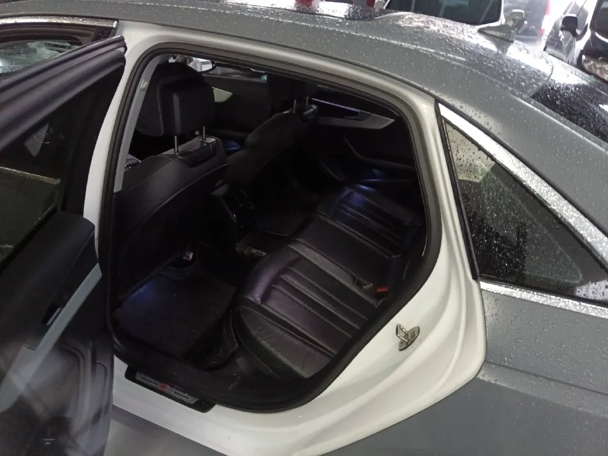 2020 Audi A4L 2.0T 190HP L4 7DCT,autocango,china used car exporter,china ev exporter,chinese used car exporter,chinese used ev exporter