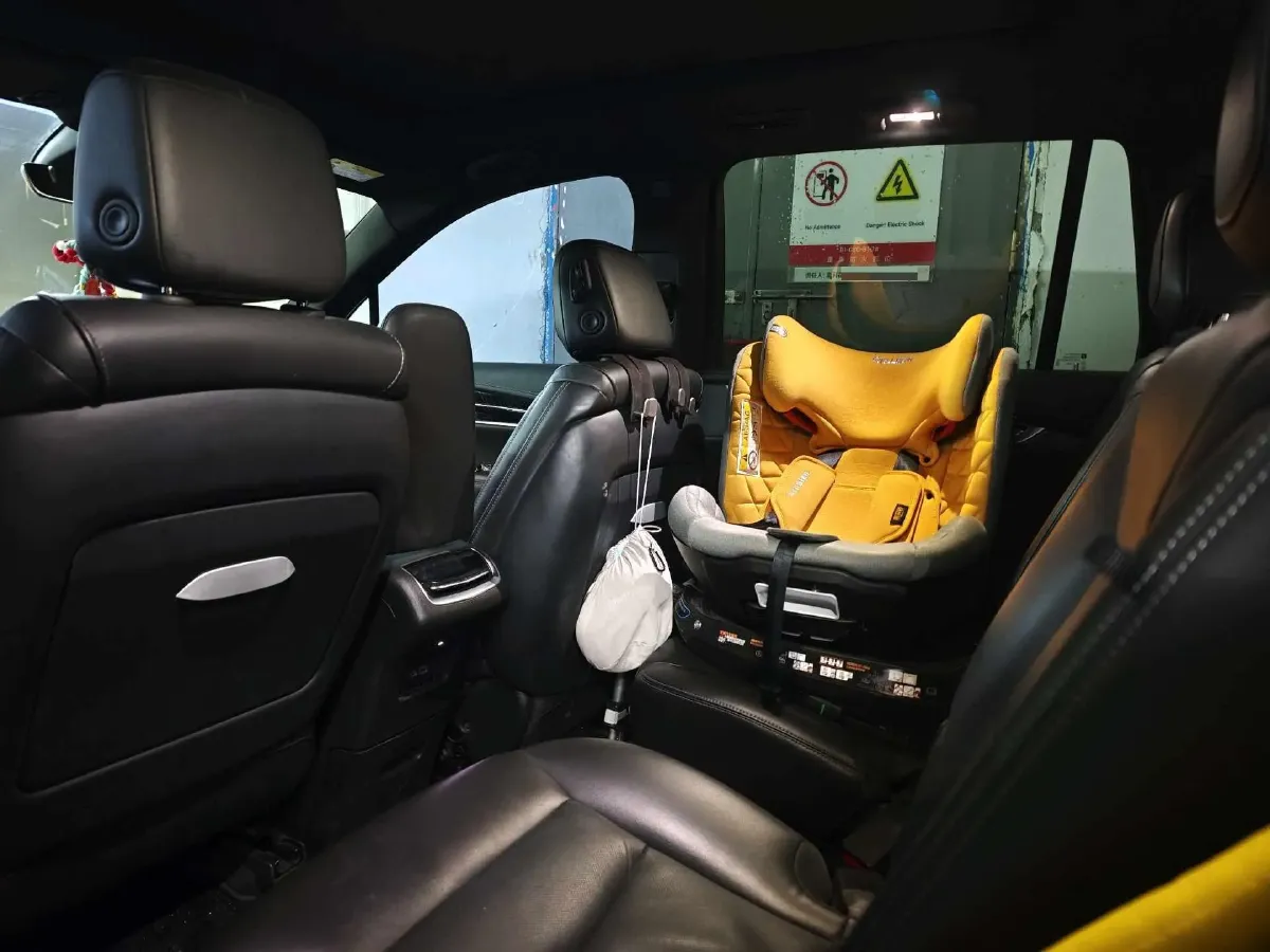 2022 Cadillac XT6 2.0T 237HP L4 9AT,autocango,china used car exporter,china ev exporter,chinese used car exporter,chinese used ev exporter