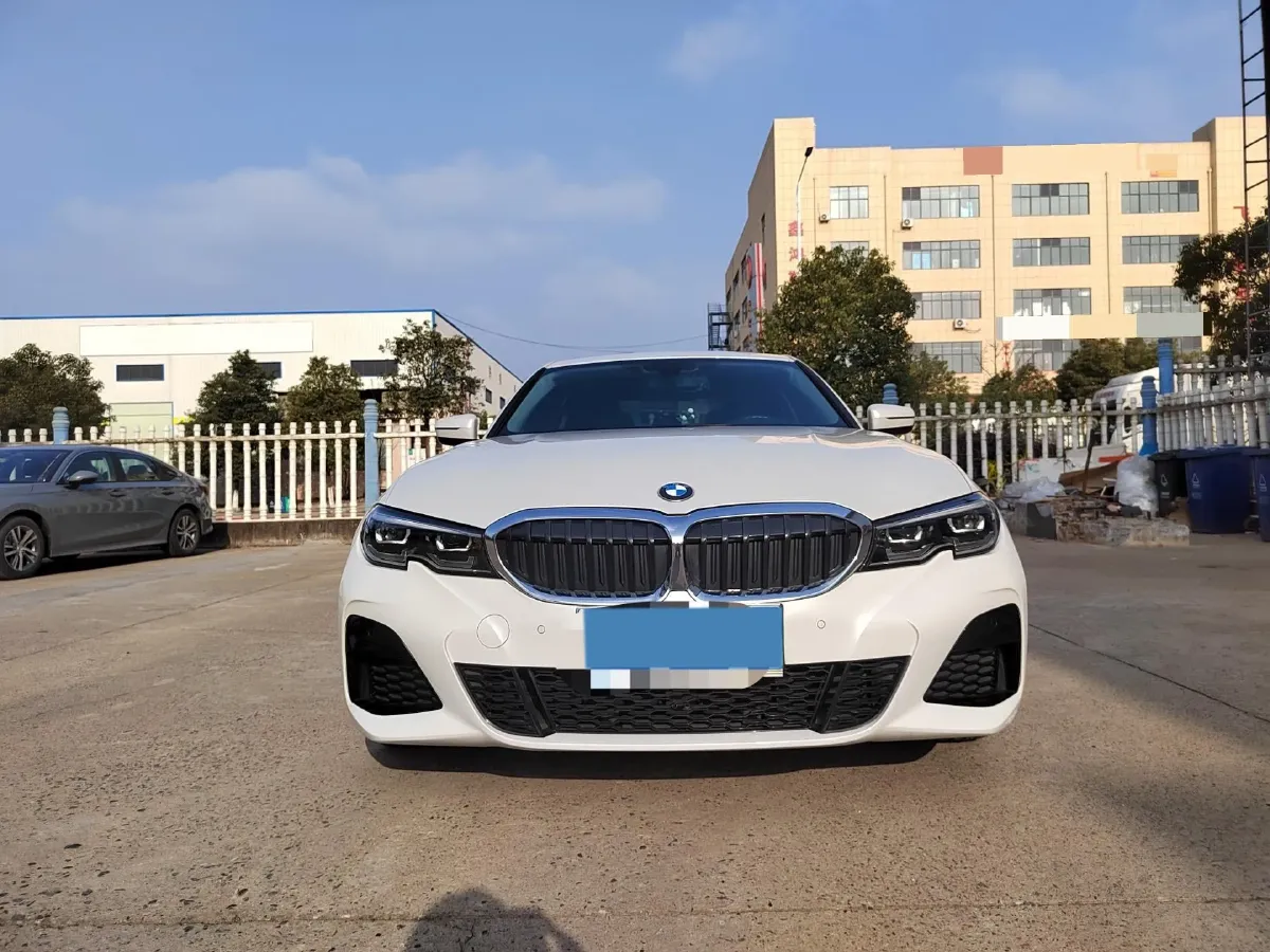 2022 BMW 3 Series 2.0T 156HP L4 8AT,autocango,china used car exporter,china ev exporter,chinese used car exporter,chinese used ev exporter
