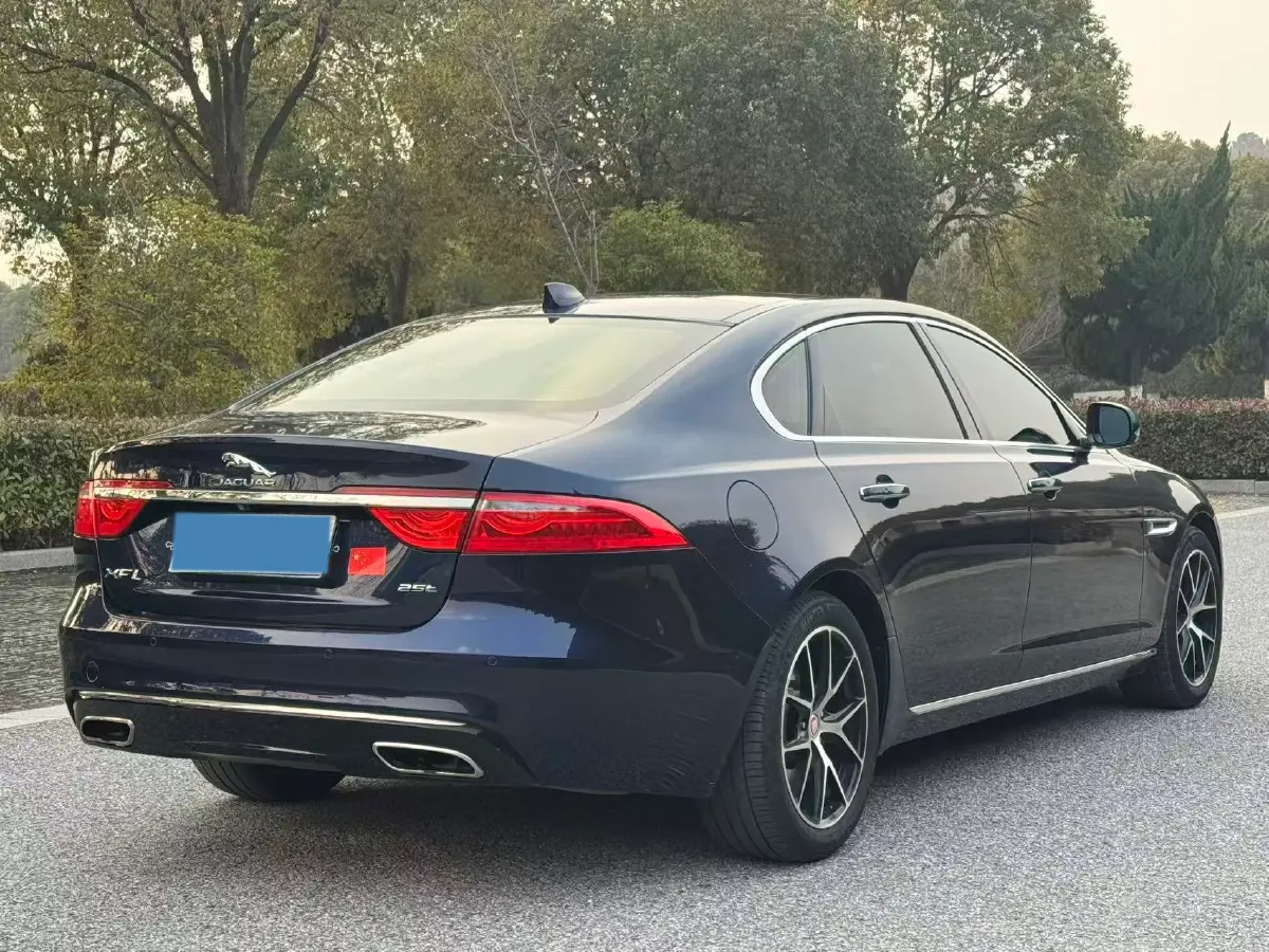 2018 Mercedes-Benz E Class 2.0T 184HP L4 9AT,autocango,china used car exporter,china ev exporter,chinese used car exporter,chinese used ev exporter