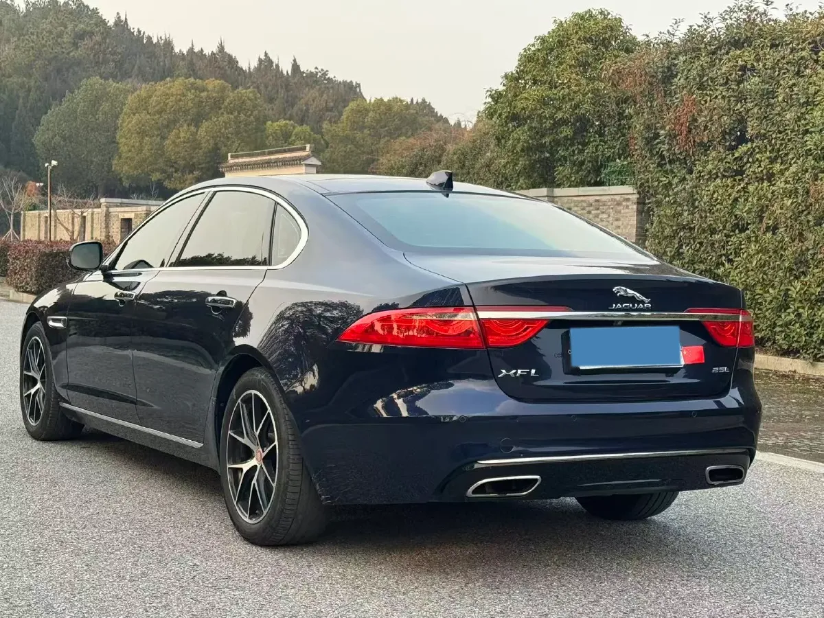 2018 Mercedes-Benz E Class 2.0T 184HP L4 9AT,autocango,china used car exporter,china ev exporter,chinese used car exporter,chinese used ev exporter