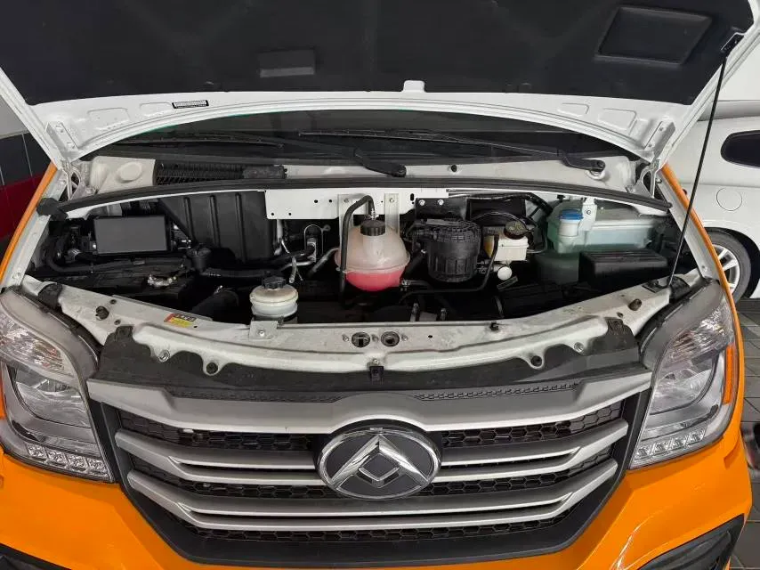 2025 MAXUS XinTu V80 2.0T 126HP L4 6MT,autocango,china used car exporter,china ev exporter,chinese used car exporter,chinese used ev exporter